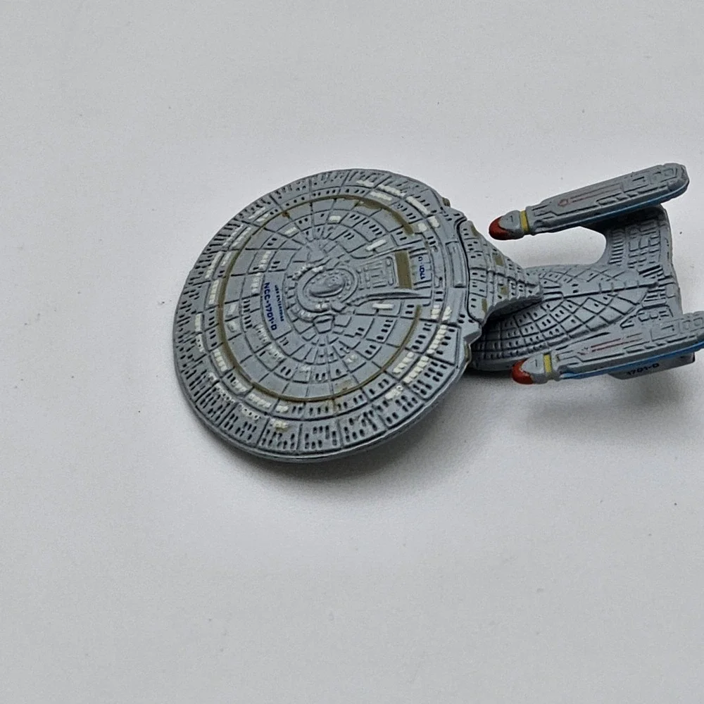 Vintage Micro Machines USS Enterprise NCC-1701-D STAR TREK Galoob